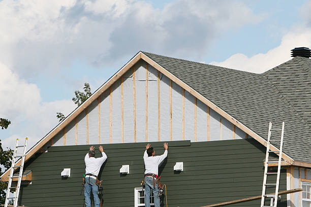Professional Emergency Siding Repair technician working in Mansfield, TX